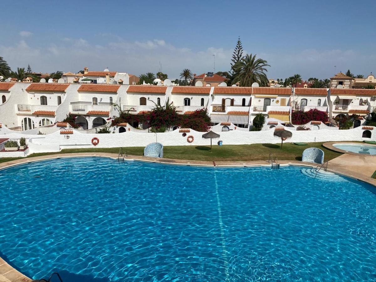 Villa Ohana Roquetas de Mar Exterior foto